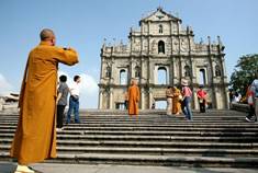 Description: http://www.orientaltales.com/photography/macau/macau_monk.jpg